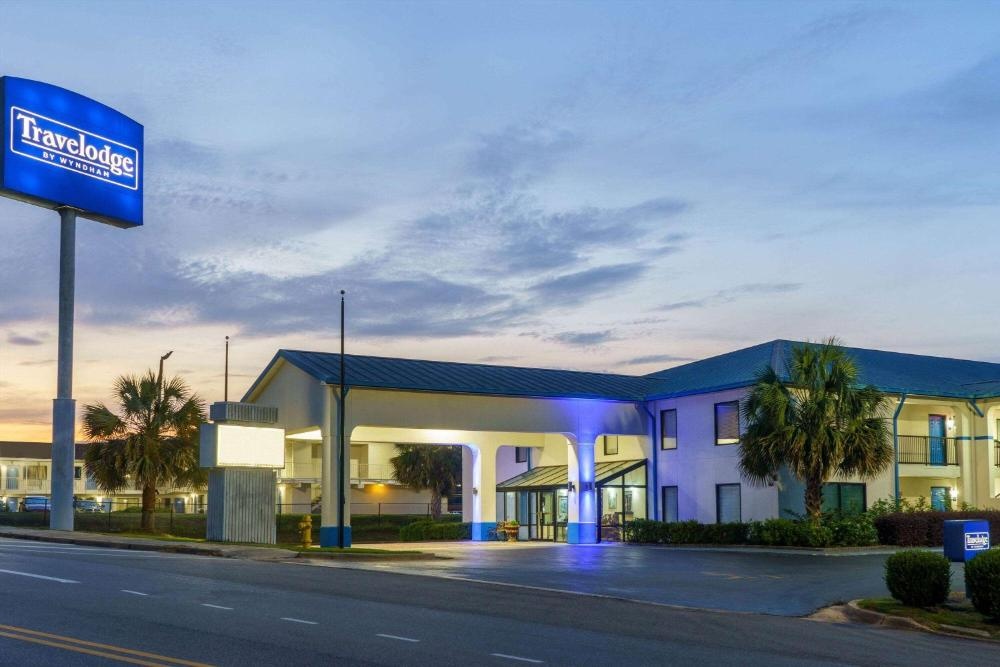Travelodge by Wyndham Montgomery East Image 22